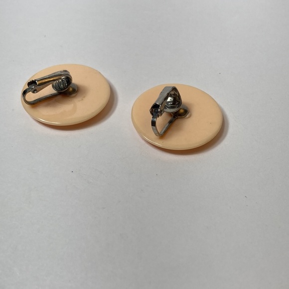 Lightweight Round Peach Clip on Earrings - Picture 3 of 6
